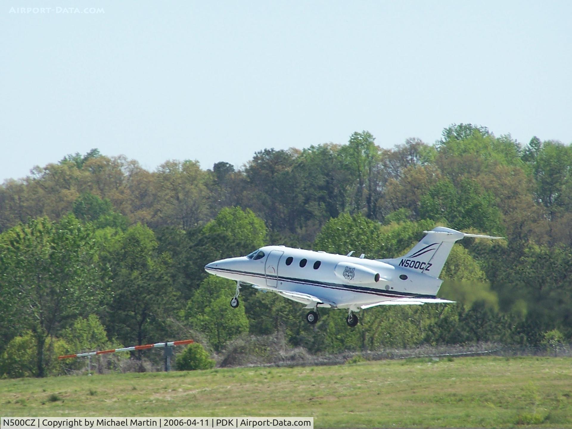 N500CZ, Raytheon Aircraft Company 390 C/N RB-98, Departing PDK enroute to ICT