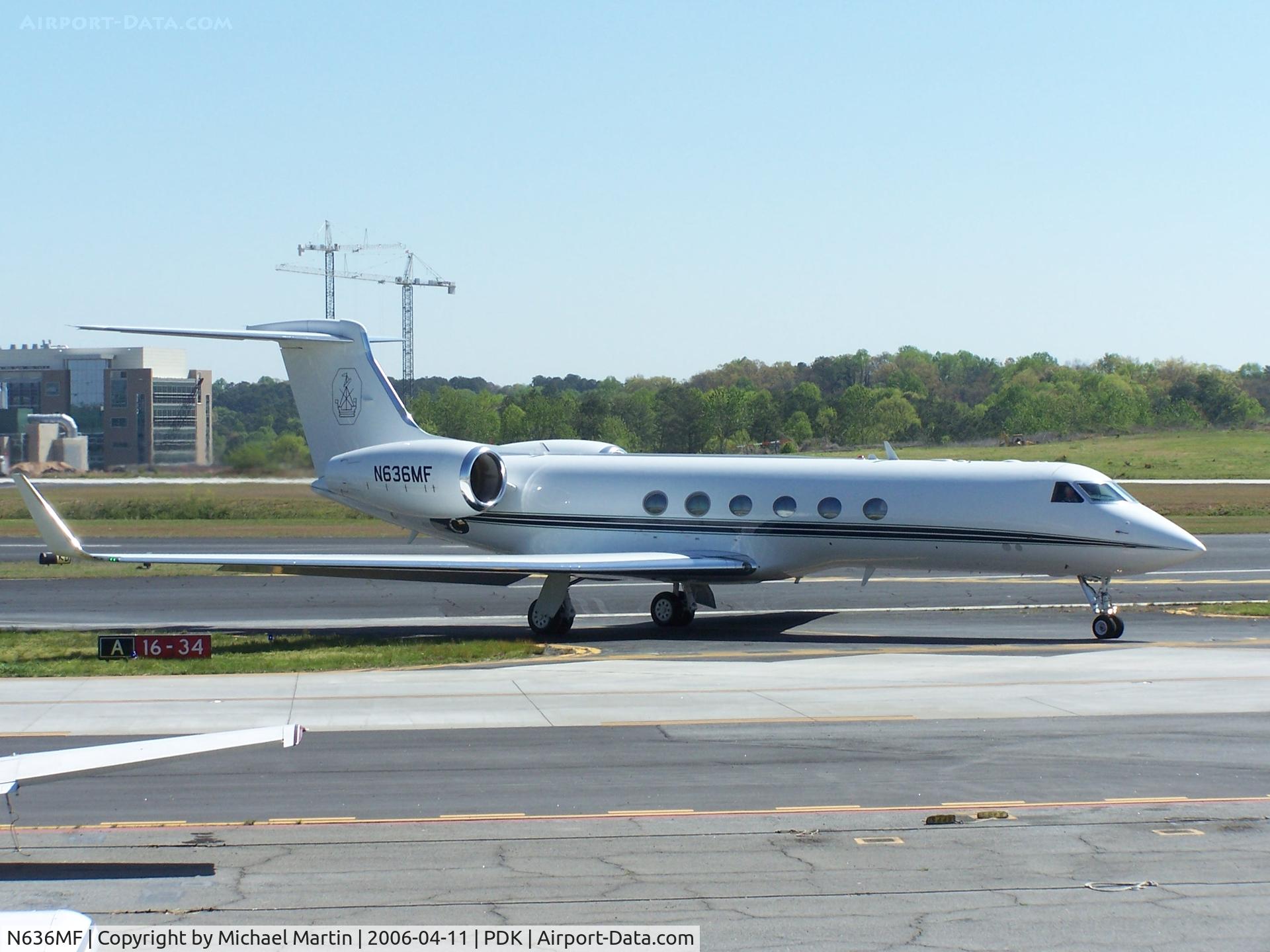 N636MF, 2006 Gulfstream Aerospace GV-SP (G550) C/N 5112, Taxing to Runway 2R