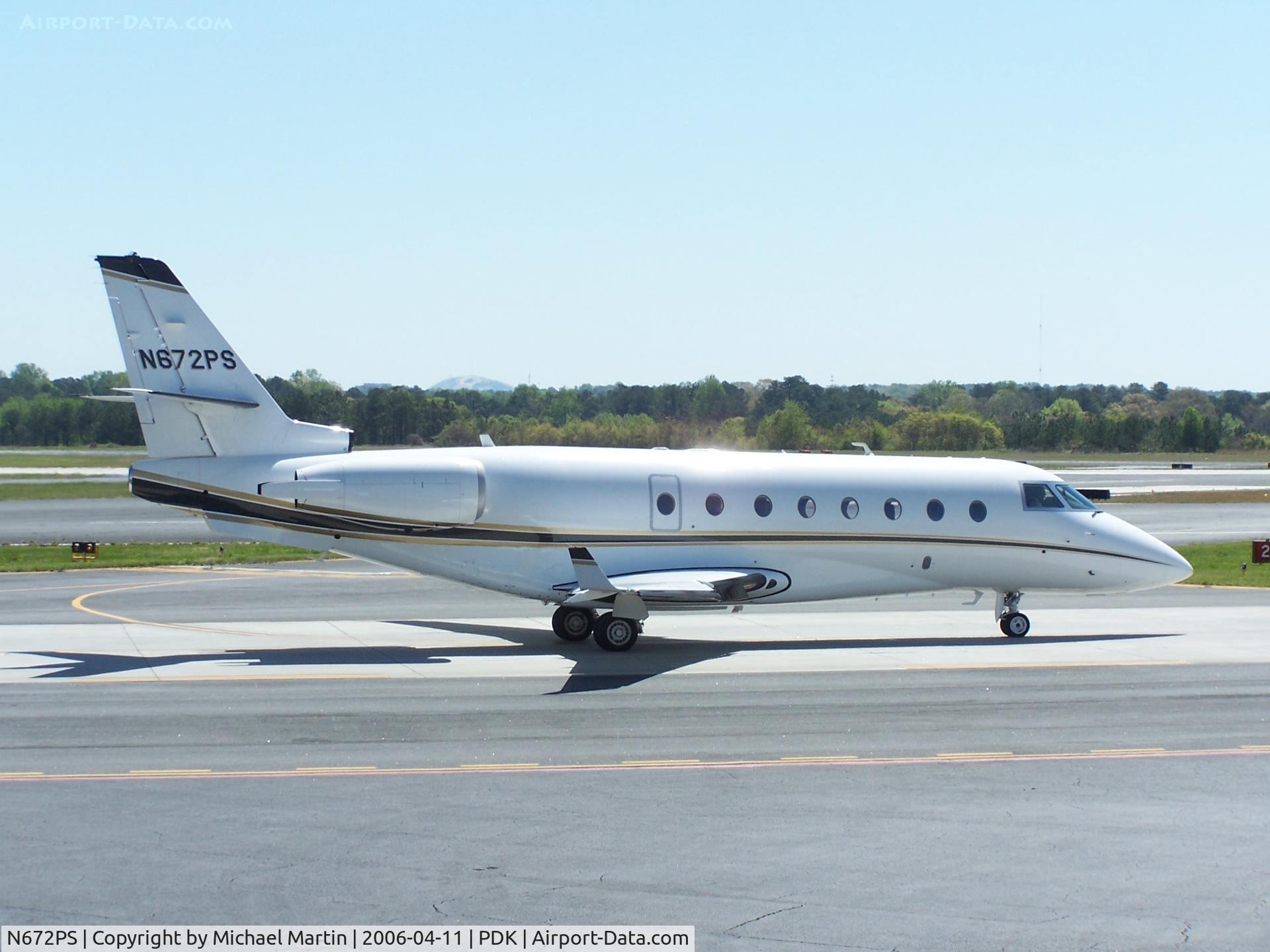 N672PS, 1999 Israel Aircraft Industries IAI-1126 Galaxy C/N 010, Taxing to Runway 2R