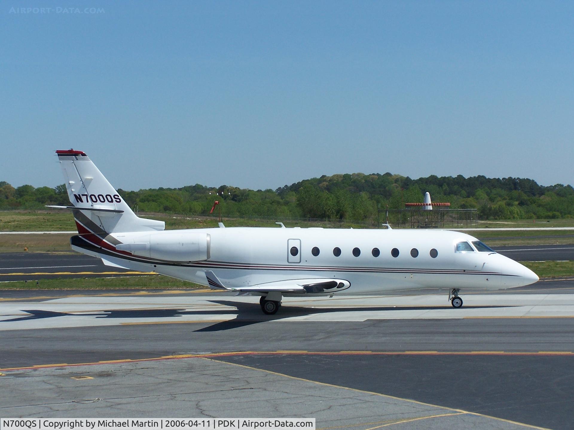 N700QS, 2001 Israel Aircraft Industries IAI-1126 Galaxy C/N 052, Taxing to Runway 2R