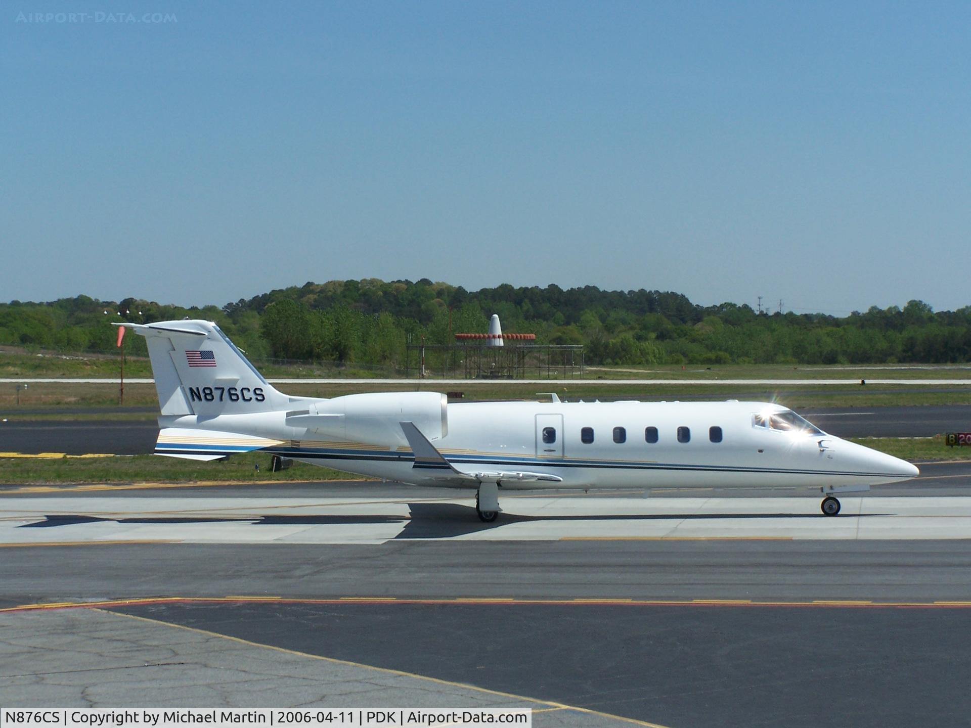 N876CS, 2002 Learjet 60 C/N 263, Taxing to Runway 2R