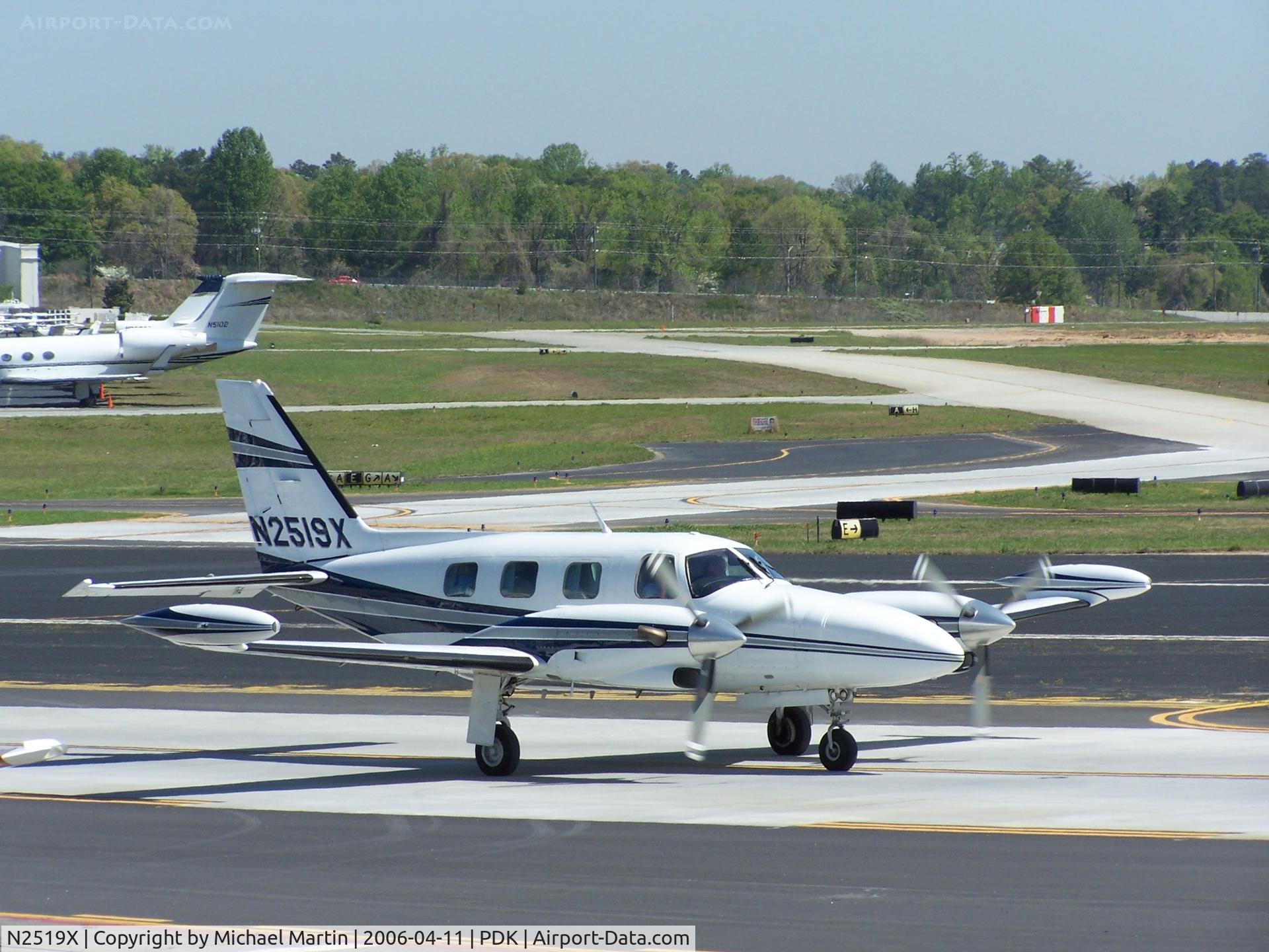 N2519X, 1981 Piper PA-31T1 Cheyenne 1 C/N 31T-8104035, Taxing to Runway 2R