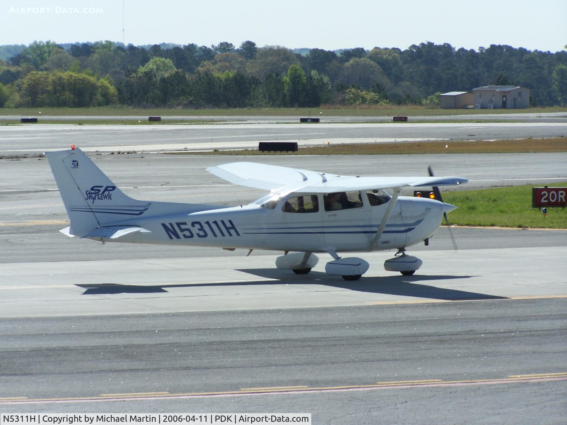 N5311H, 2002 Cessna 172S C/N 172S9278, Taxing to 2L - Enroute to CLT