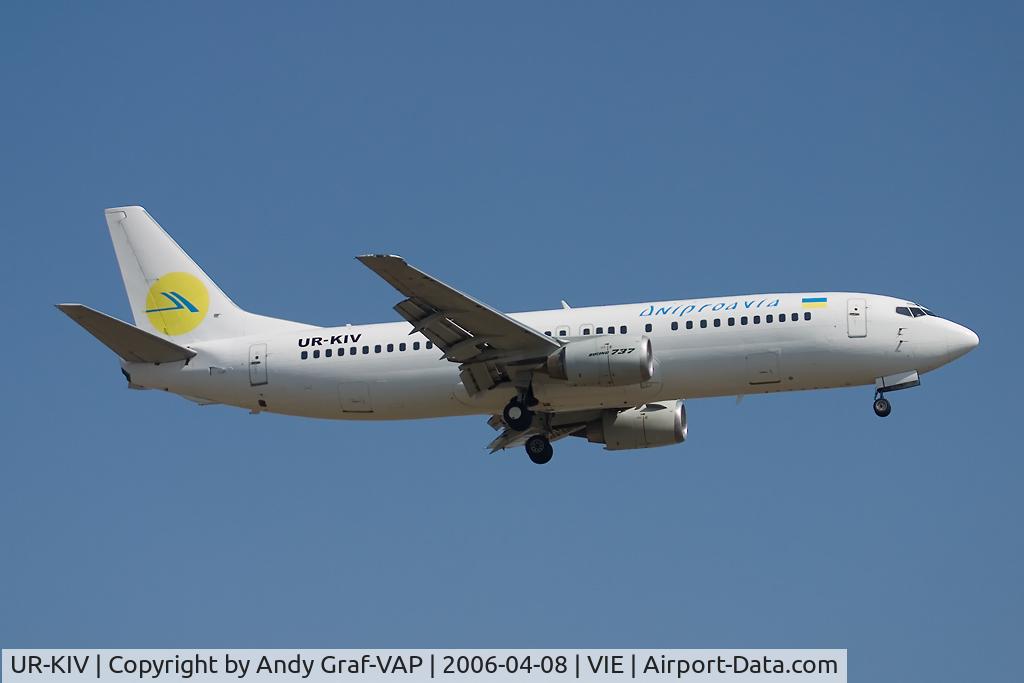 UR-KIV, 1990 Boeing 737-4YO C/N 24686, 2nd visit of that airline in Vienna.