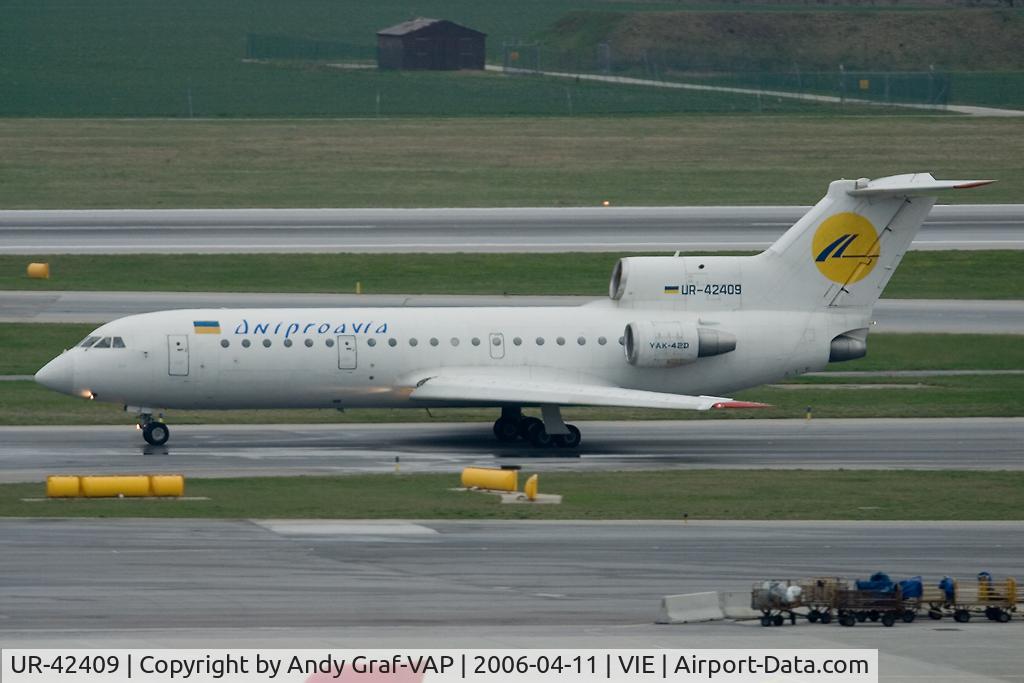UR-42409, 1992 Yakovlev Yak-42D C/N 4520421216709, On the way to treshold RWY29.
