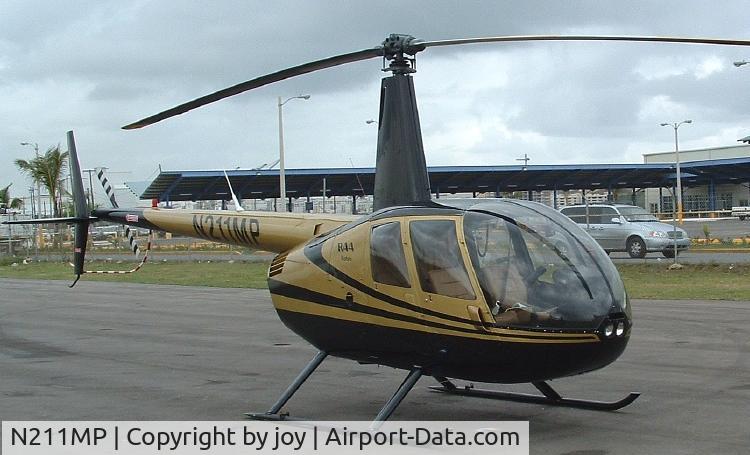 N211MP, 2000 Robinson R44 C/N 0753, Owned by Aviane Tours, use for tours around the island