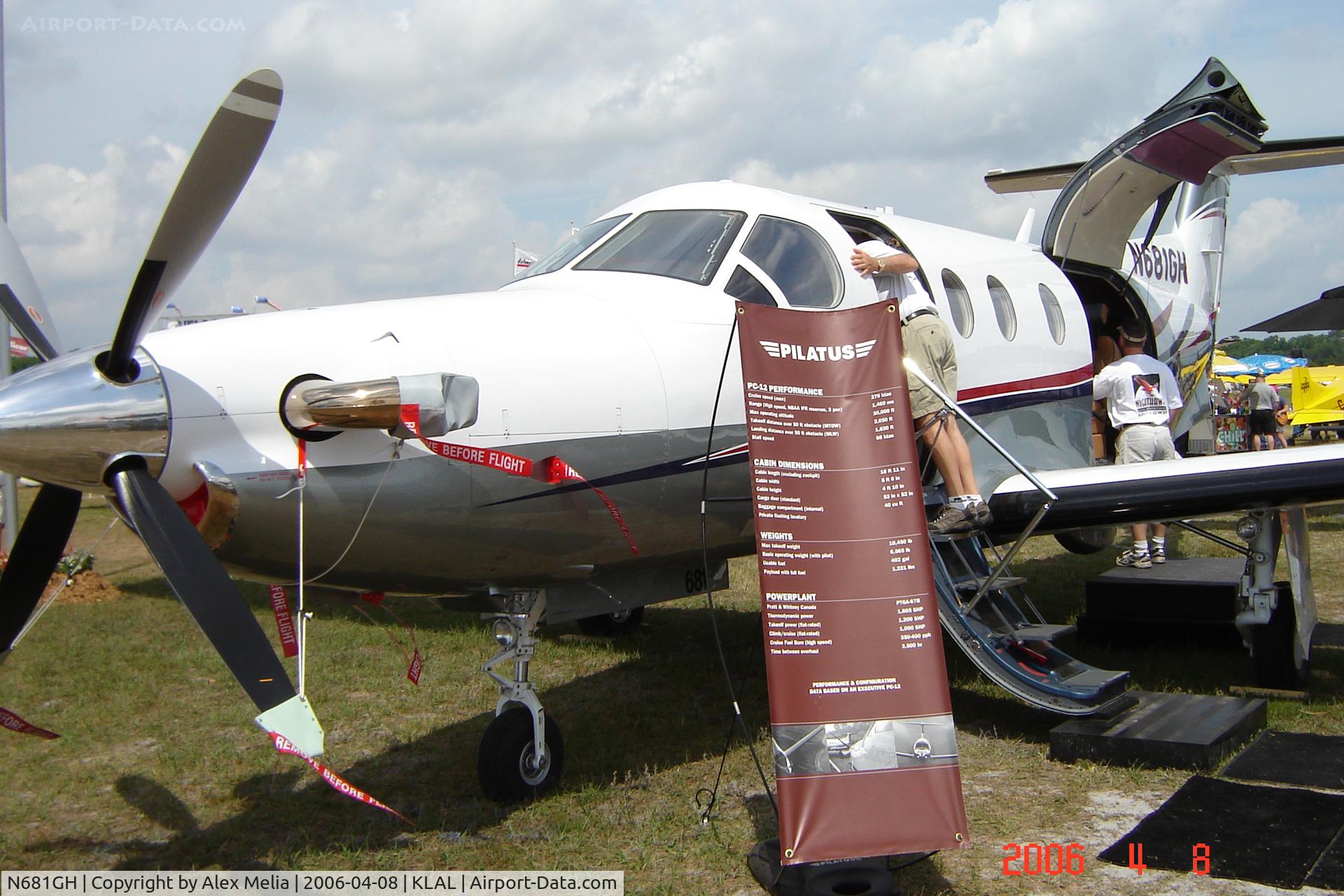 N681GH, 2005 Pilatus PC-12/45 C/N 681, Nose of the Pilatus PC-12 at 2006 Sun 'N Fun in Lakeland, Fla of that year