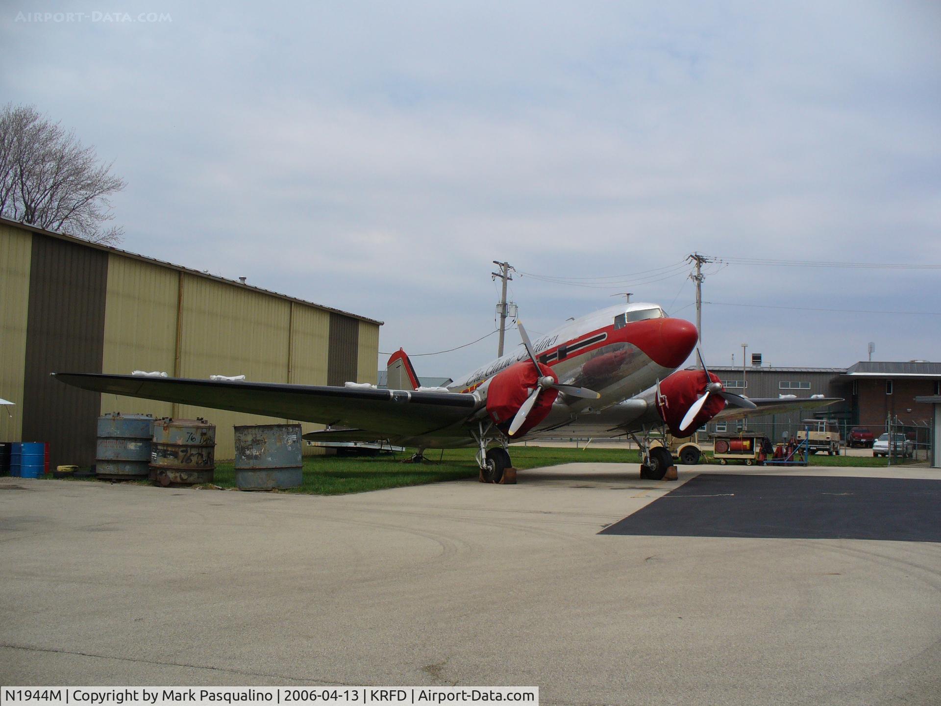 N1944M, 1942 Douglas DC3C-S1C3G (C-47A) C/N 19394, DC-3
