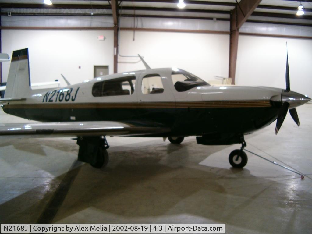 N2168J, 1999 Mooney M20M Bravo C/N 27-0265, Starboard side of N2168J in is hangar in Mt. Vernon, OH