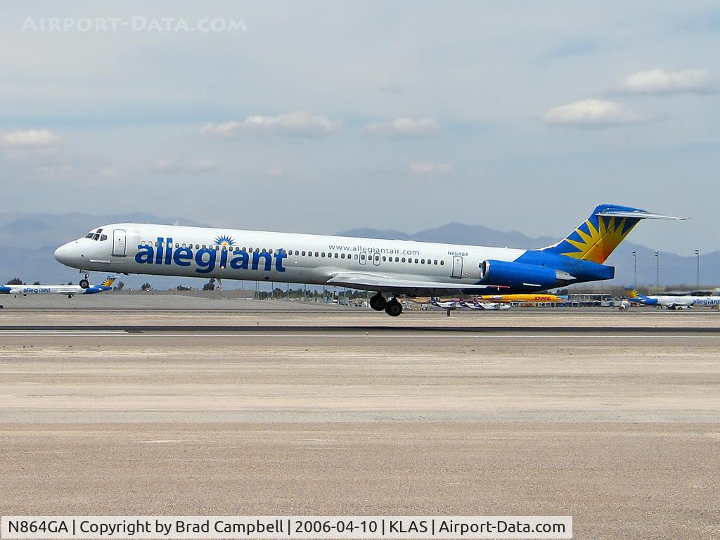 N864GA, 1989 McDonnell Douglas MD-83 (DC-9-83) C/N 49912, Allegiant Air / 1989 McDonnell Douglas DC-9-83(MD-83) / 'Scouts' on either end guarding the landing.
