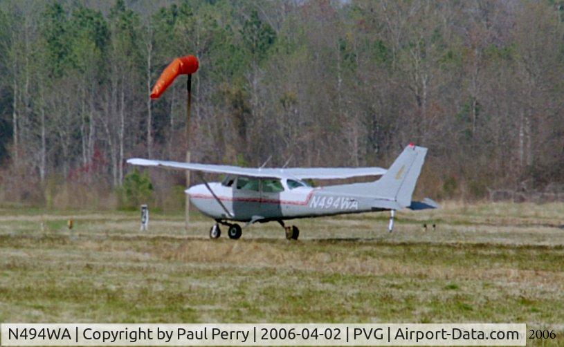N494WA, 1978 Cessna 172N C/N 17271129, From this angle, the taxiway looks like grass
