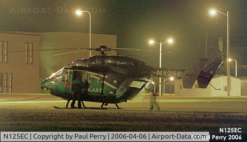 N125EC, 1986 Eurocopter-Kawasaki BK-117A-4 C/N 7065, Closing up the rear clamshell doors, prepping to leave Ahoskie
