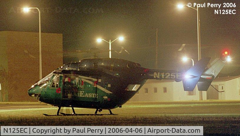 N125EC, 1986 Eurocopter-Kawasaki BK-117A-4 C/N 7065, Last crewman getting aboard, and all is in order