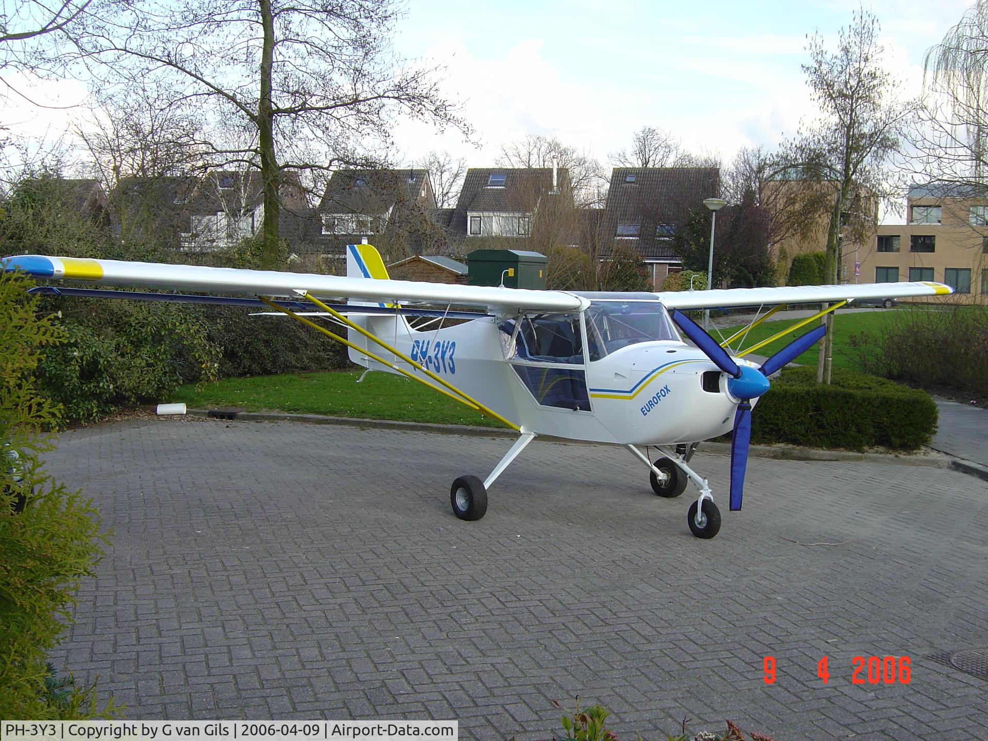 PH-3Y3, 2006 Aeropro Eurofox C/N 11401, A very nice homebuild Eurofox, photo is at the builders place..
