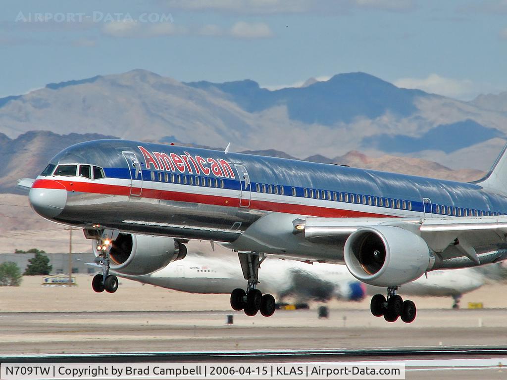 N709TW, 1997 Boeing 757-2Q8 C/N 28168, American Airlines / 1997 Boeing 757-2Q8 / My first upload with my new camera. Once again, thanks to Dean - this is what I was looking for! Canon Powershot S2 IS.