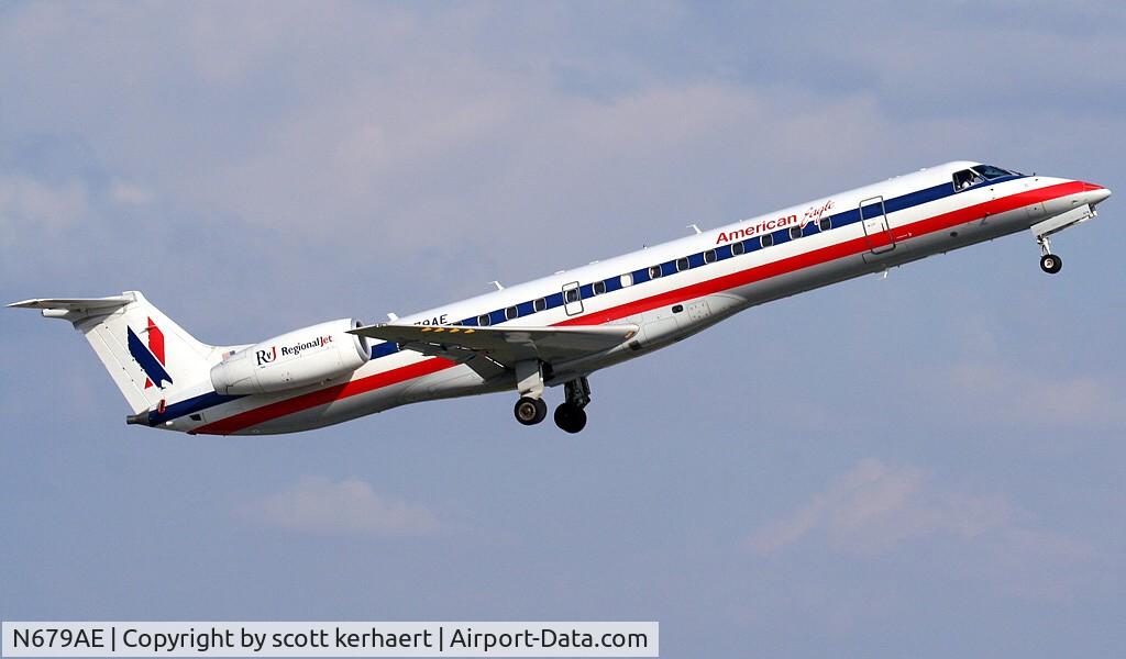 N679AE, 2004 Embraer ERJ-145LR (EMB-145LR) C/N 14500814, departing r/w 22