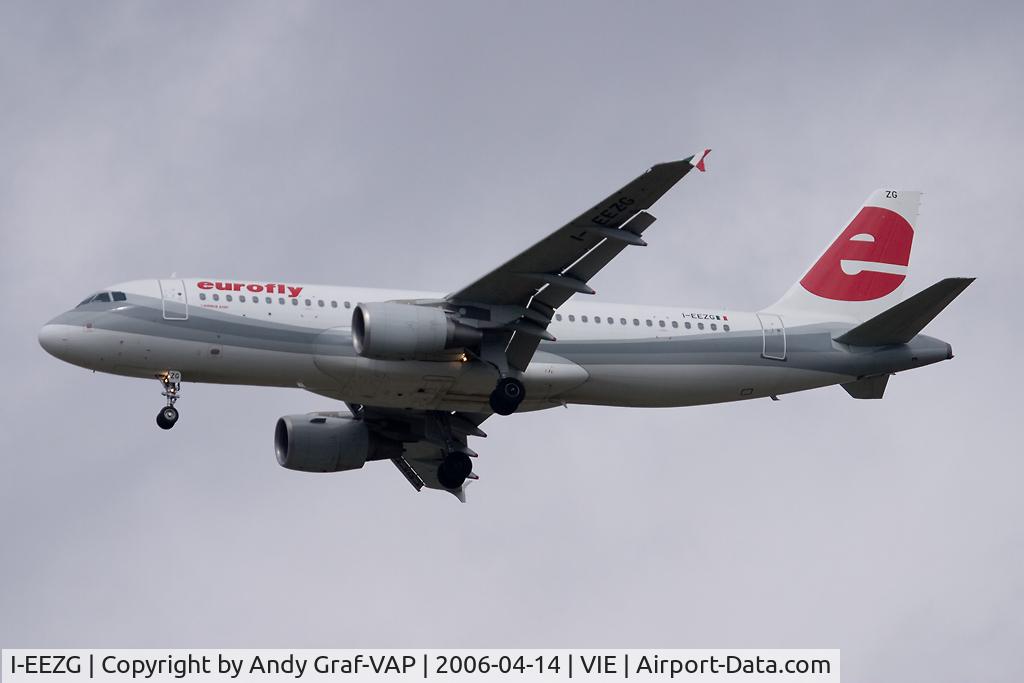 I-EEZG, 2003 Airbus A320-214 C/N 2001, Final RWY29.