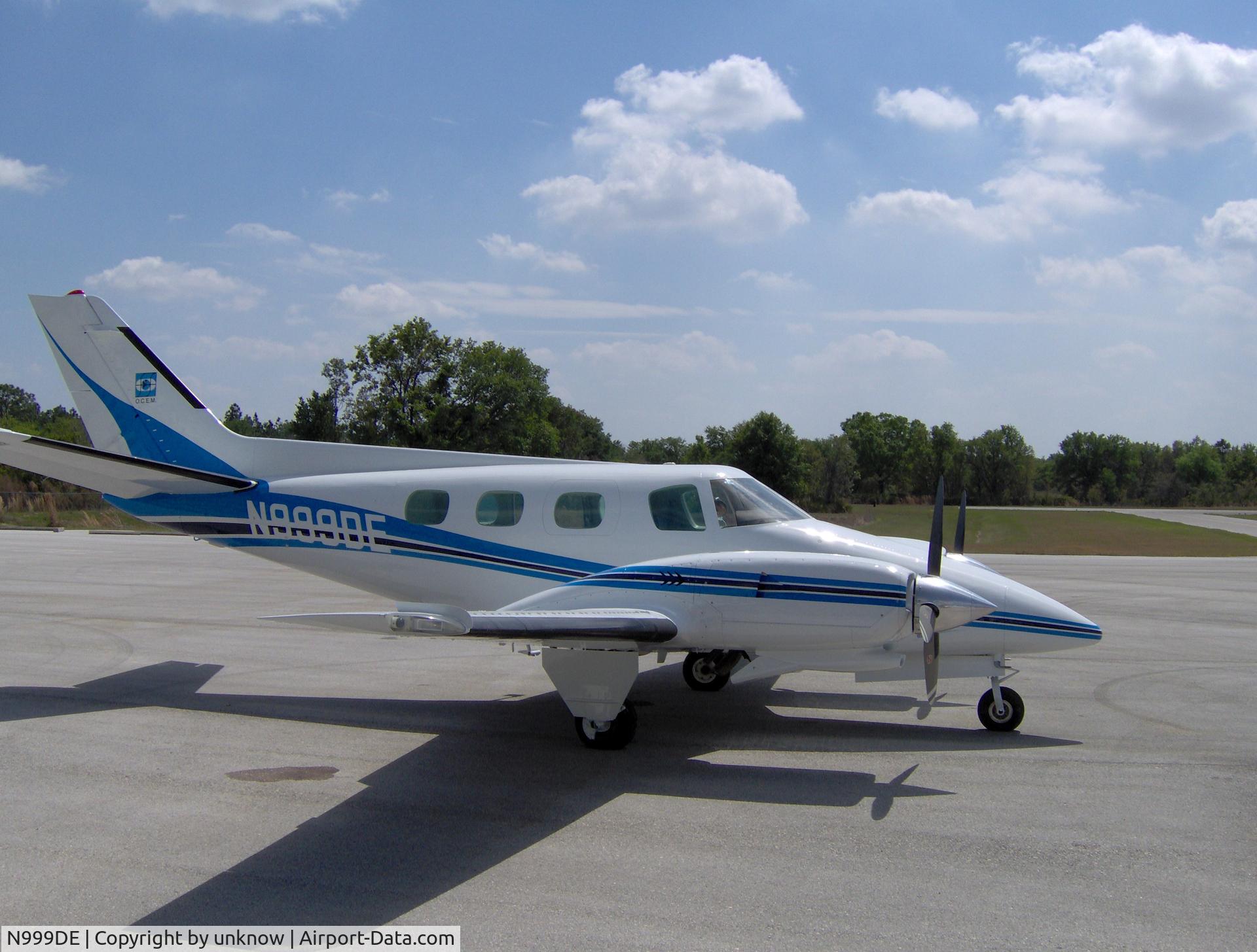 N999DE, 1977 Beech B-60 Duke C/N P-447, BE 60 N-999DE after repainting at Bartow