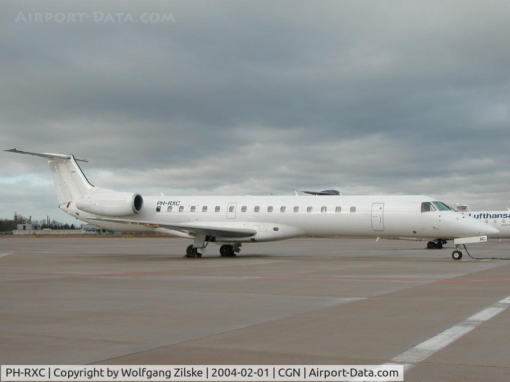 PH-RXC, 1998 Embraer ERJ-145LR (EMB-145LR) C/N 145106, visitor
