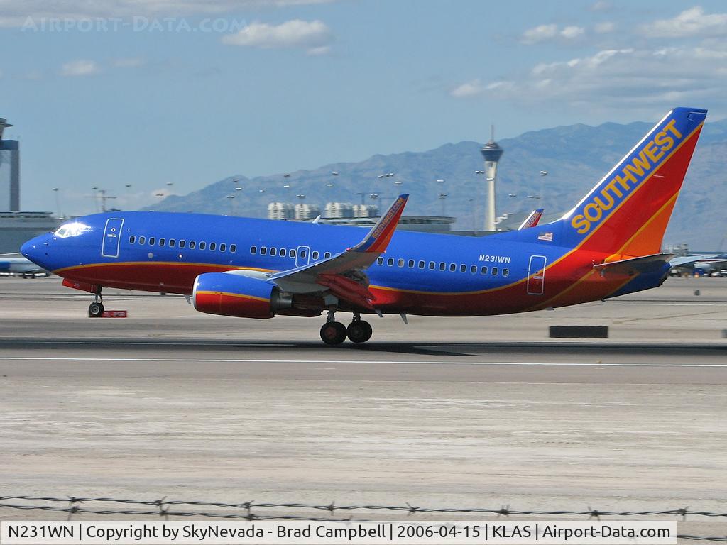 N231WN, 2006 Boeing 737-7H4 C/N 32499, Southwest Airlines /  Boeing 737-7H4 / Ever wonder why those 'Aviator' sunglasses are so big?