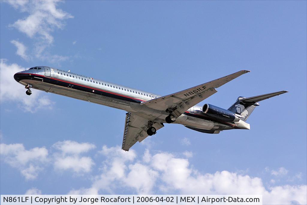 N861LF, 1989 McDonnell Douglas MD-83 (DC-9-83) C/N 49826, on short final to México City Int'l. 05R.