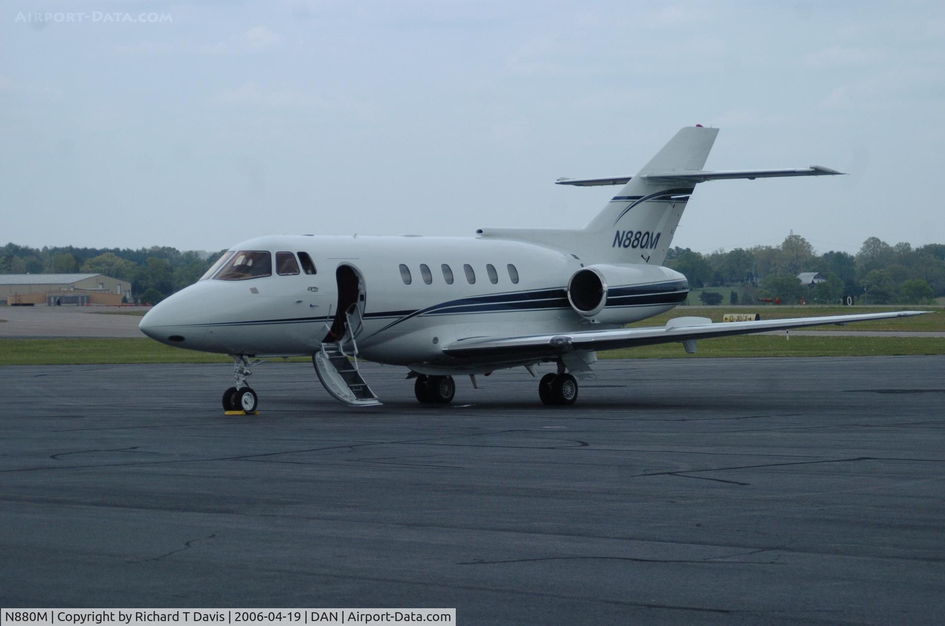 N880M, British Aerospace BAe.125 Series 800A C/N 258027, British Aerospace BAE 125 Series 800A in Danville Va.