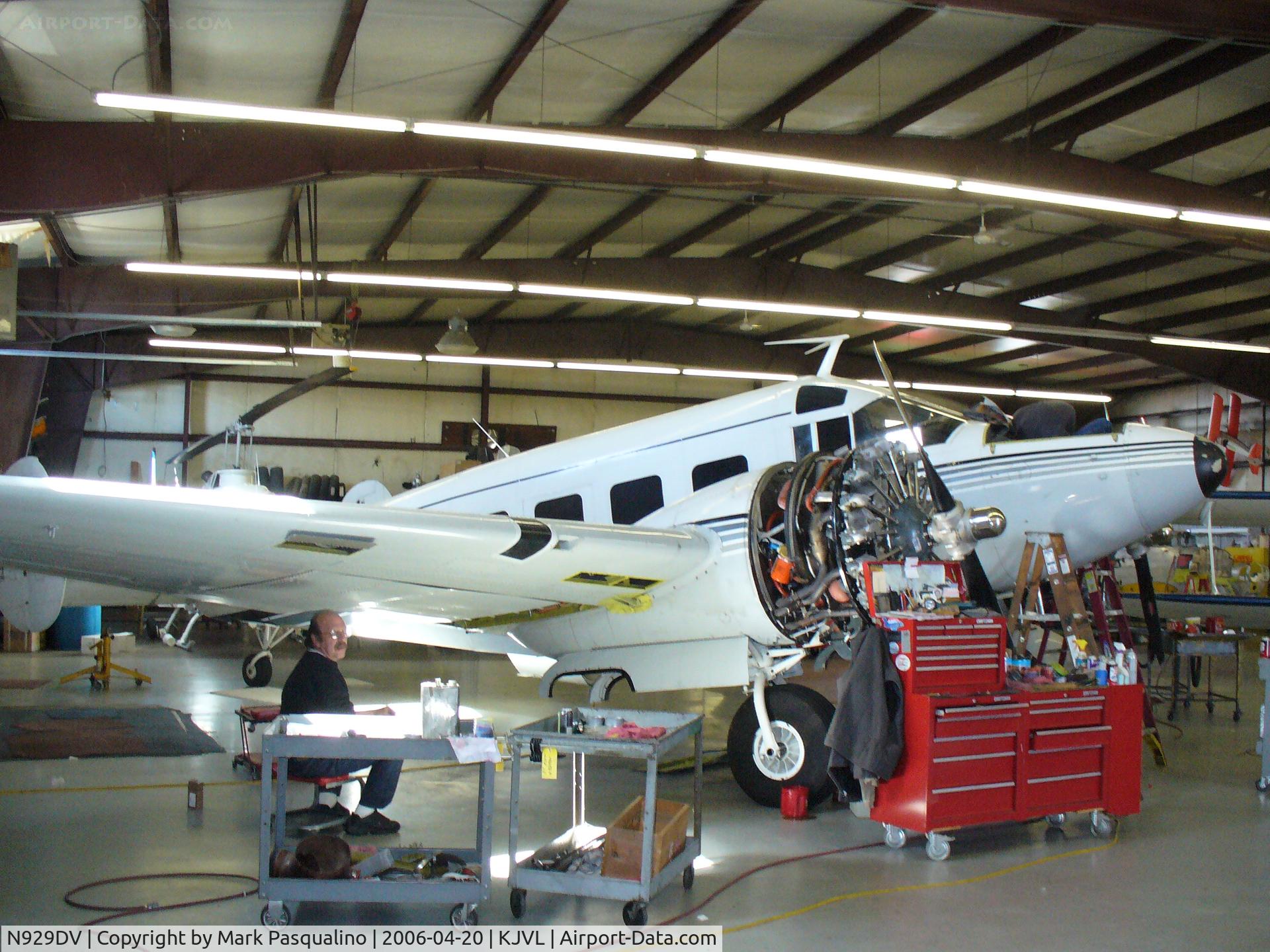 N929DV, 1954 Beech E18S C/N BA-32, Beech E18S