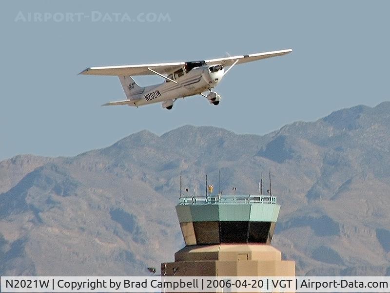 N2021W, 2003 Cessna 172S C/N 172S9321, Elite Door & Window / 2003 Cessna 172S (Skyhawk) and KVGT ATCT