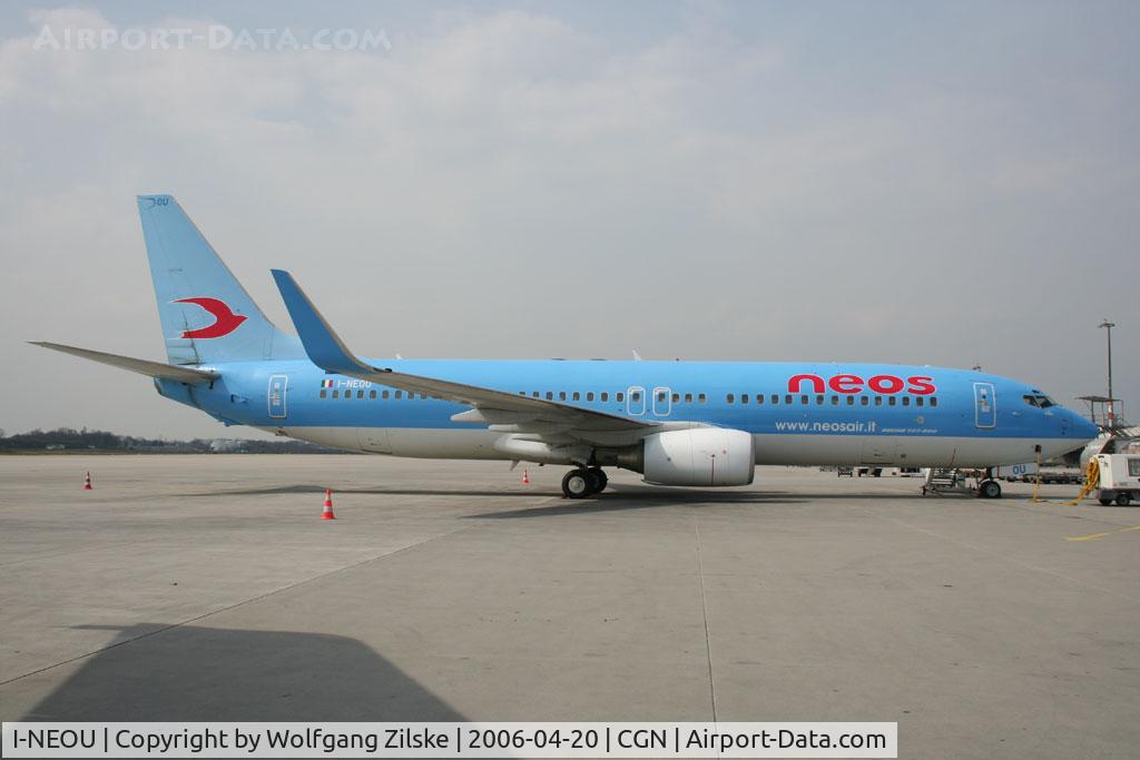 I-NEOU, 2002 Boeing 737-86N C/N 29887, Soccer charter from Sevilla, Spain