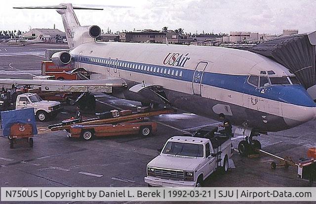 N750US, 1978 Boeing 727-214 C/N 21512, N750US appears here in a hybrid Piedmont - USAir scheme, shortly after the latter company absorbed the former.
