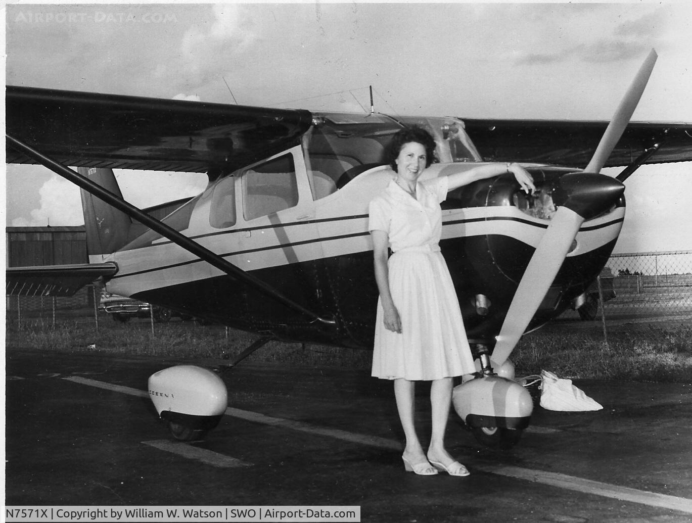 N7571X, 1960 Cessna 172B, c/n 17248071, 1963 - pilot/owner Hazel M. Watson
