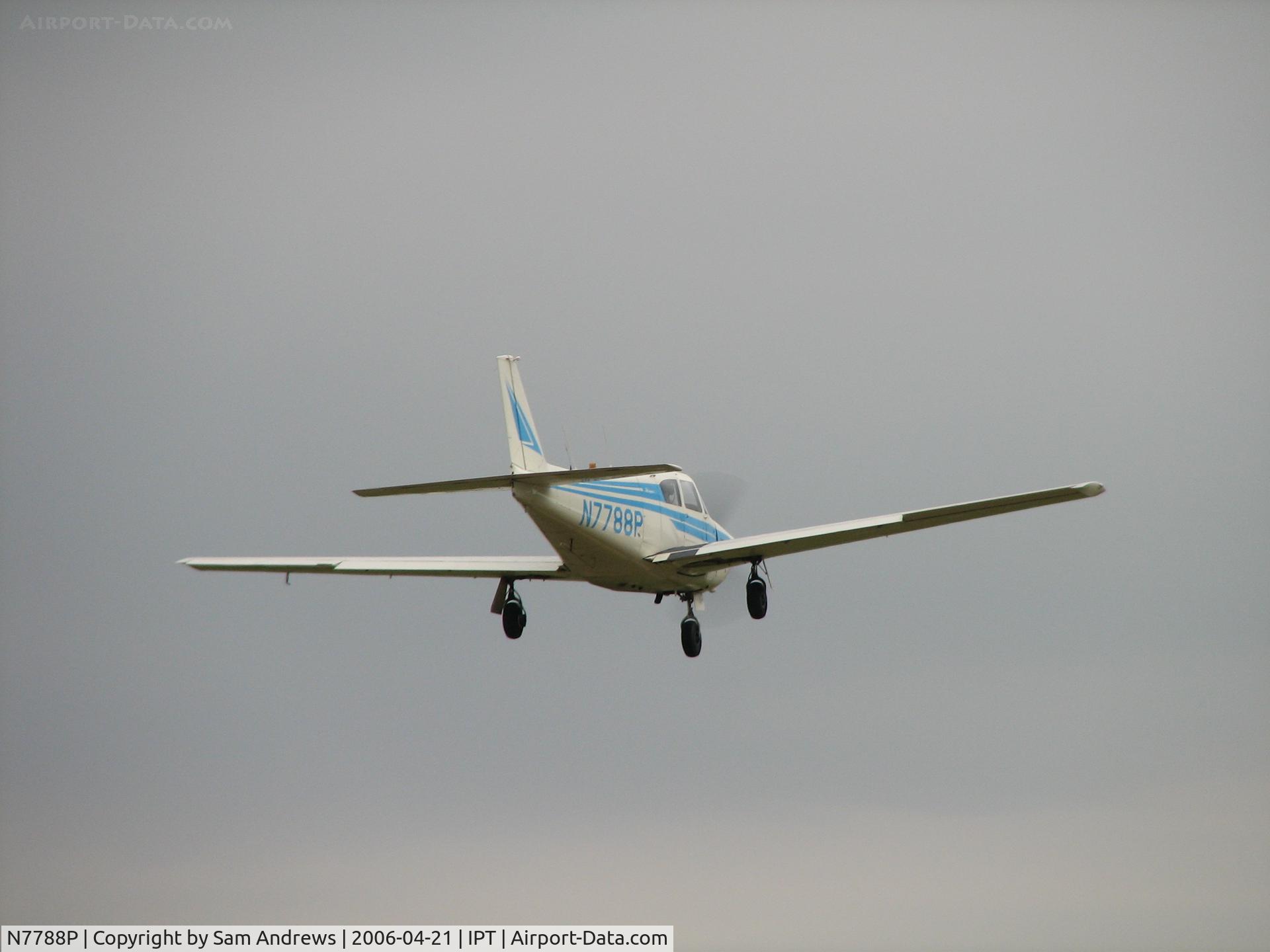 N7788P, 1962 Piper PA-24 C/N 24-3005, Short final to RWY12 at IPT