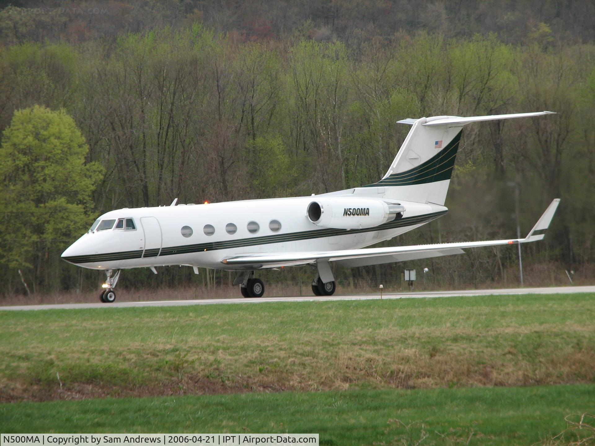 N500MA, 1972 Gulfstream Aerospace G-1159B Gulfstream II C/N 119, Cleared for take off