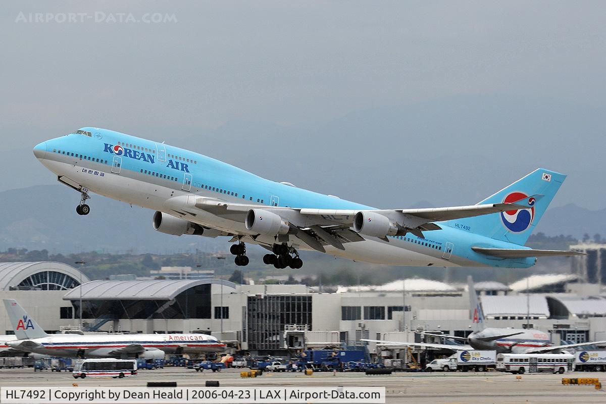 HL7492, Boeing 747-4B5 C/N 26397, Korean Air HL7492 (747-4B5) -FLT KAL18 - departing LAX RWY 25R enroute to Seoul, Korea (Incheon International Airport - RKSI).