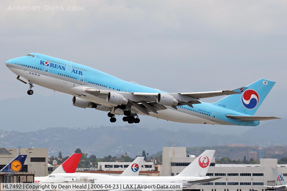 HL7492, Boeing 747-4B5 C/N 26397, Korean Air HL7492 (747-4B5) -FLT KAL18 - departing LAX RWY 25R enroute to Seoul, Korea (Incheon International Airport - RKSI).