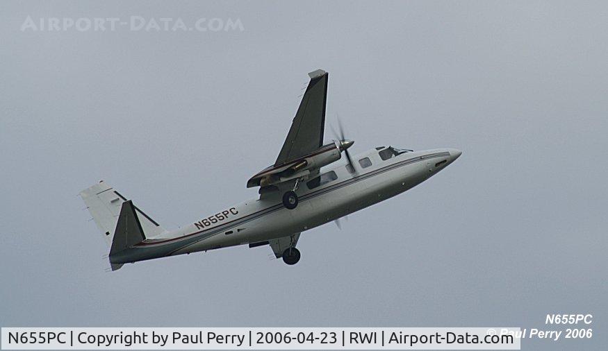 N655PC, 1980 Rockwell International 695 C/N 95015, The angle is not exaggerated, the pilot executed a high-performance take-off.  Impressive
