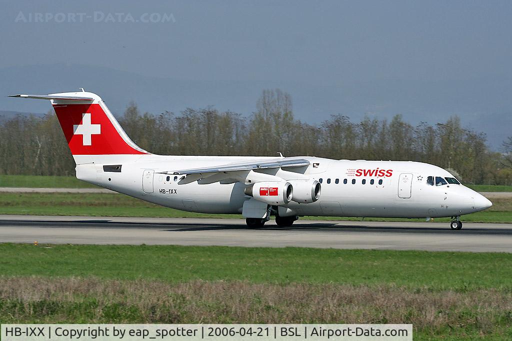 HB-IXX, 1995 British Aerospace Avro 146-RJ100 C/N E3262, incoming fligh from AMS - landing on runway 16