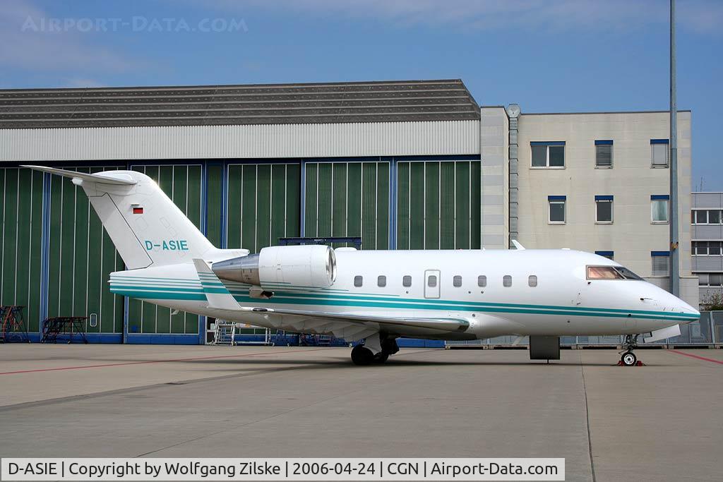 D-ASIE, 2000 Bombardier Challenger 604 (CL-600-2B16) C/N 5475, visitor