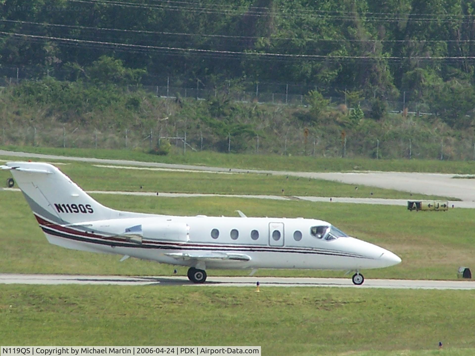 N119QS, Raytheon Aircraft Company 400A C/N RK-394, Taxing to 20L