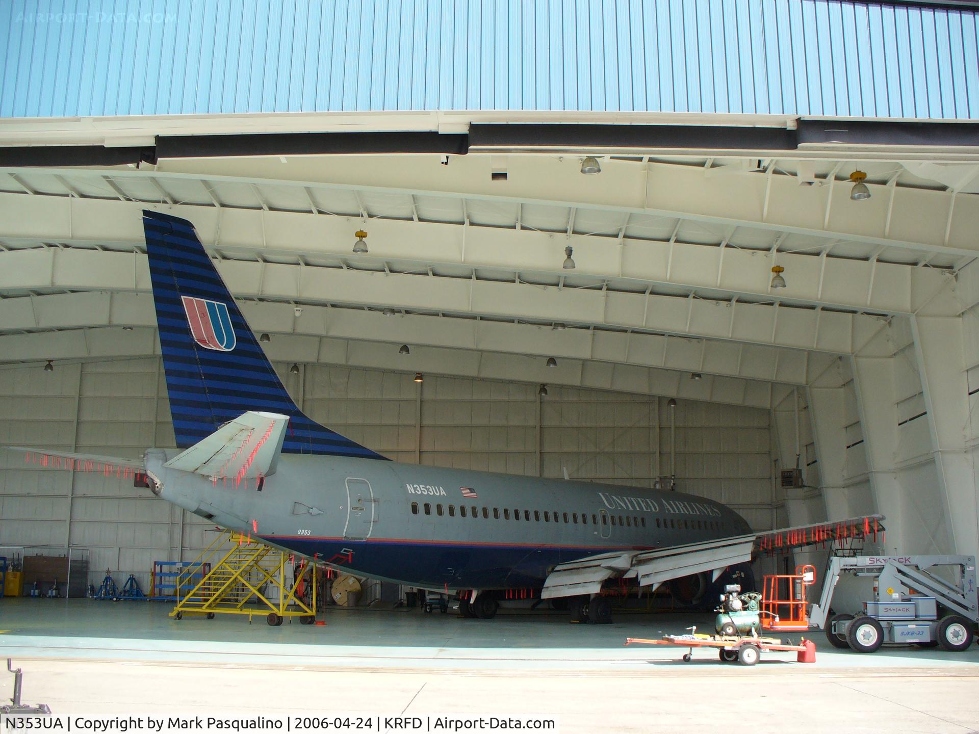 N353UA, 1988 Boeing 737-322 C/N 24321, Boeing 737-322