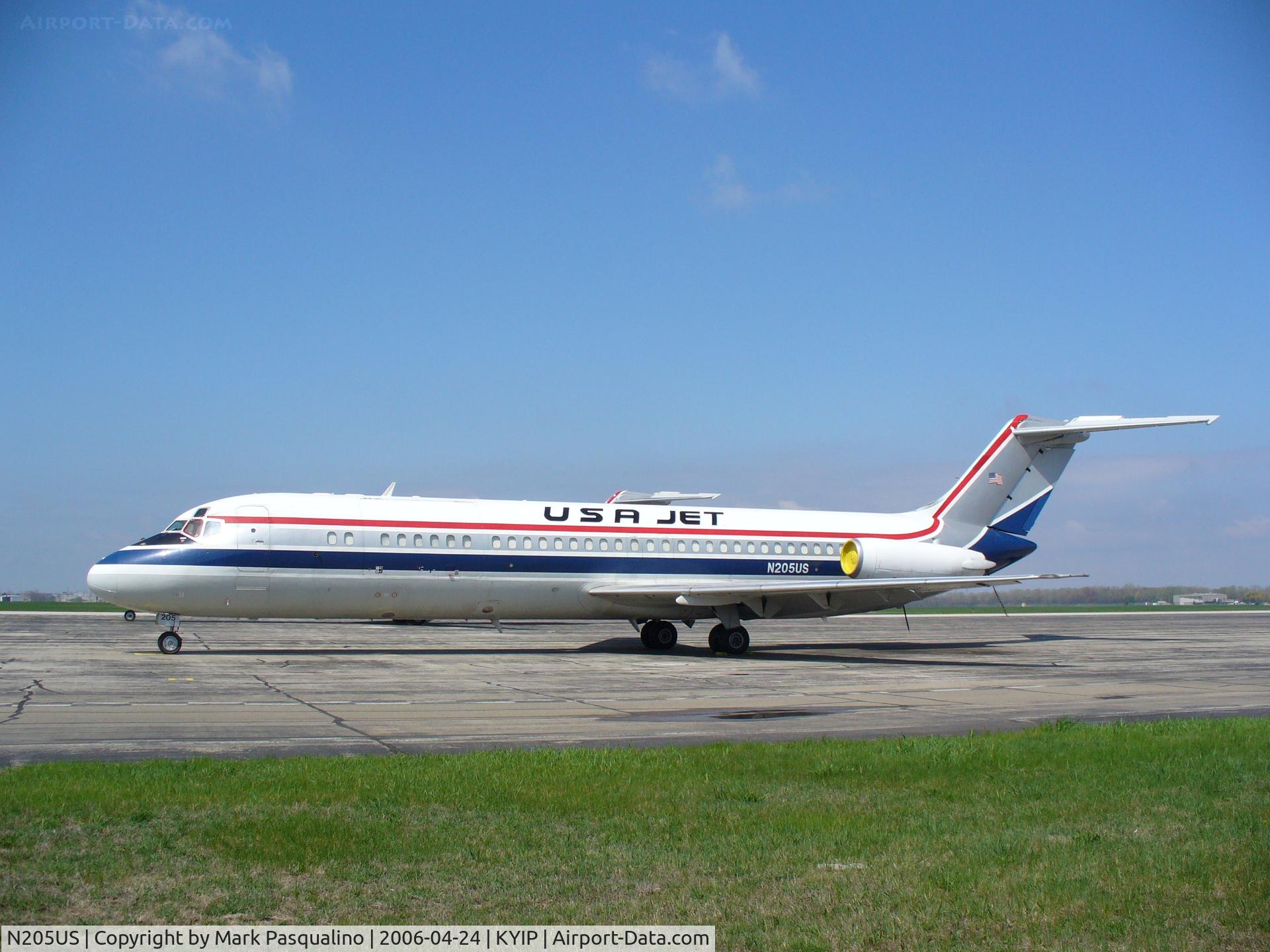 N205US, 1976 McDonnell Douglas DC-9-32F C/N 47690, DC-9-32F