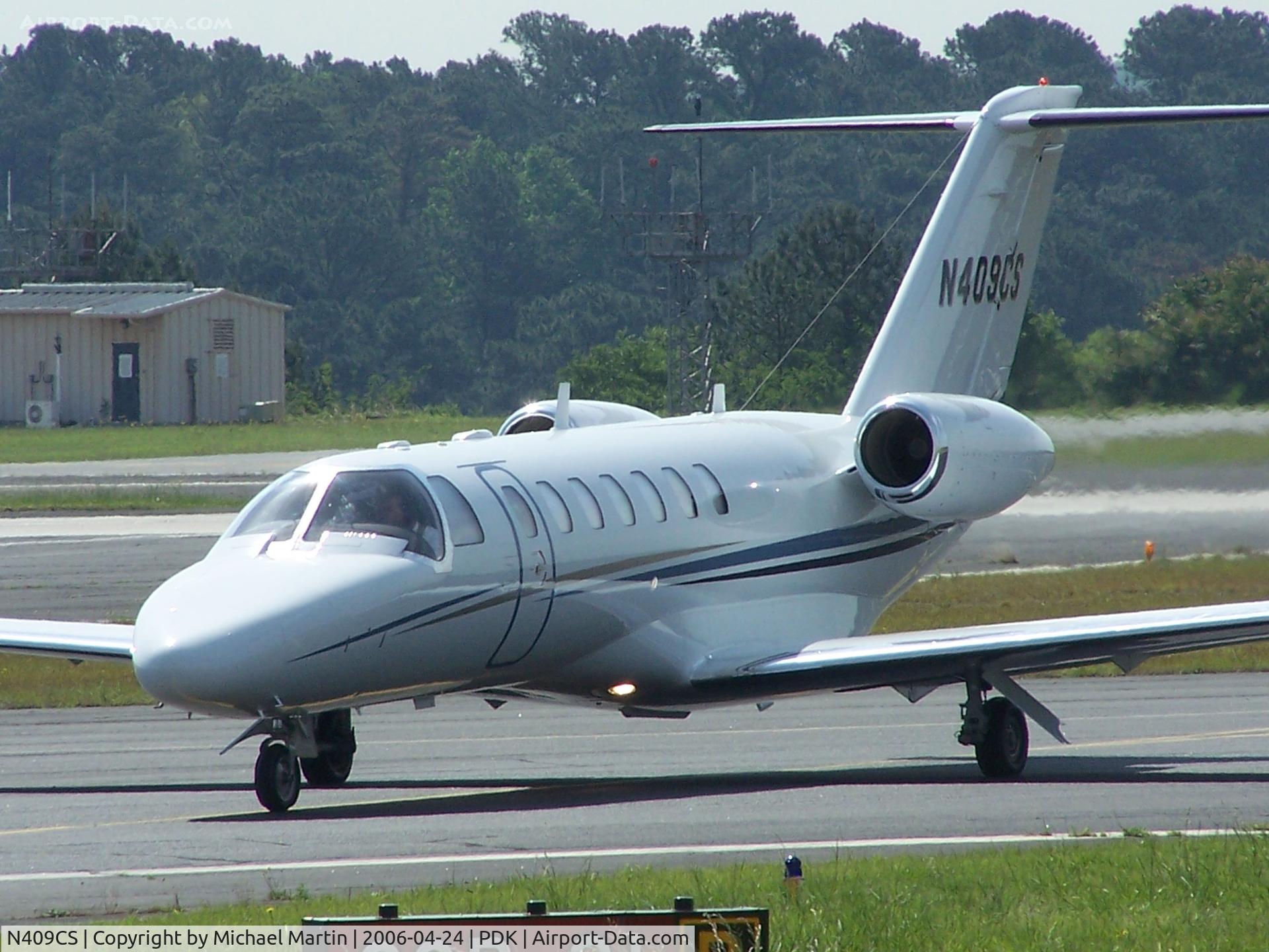 N409CS, 2005 Cessna 525B CitationJet CJ3 C/N 525B-0050, Taxing to Epps Air Service