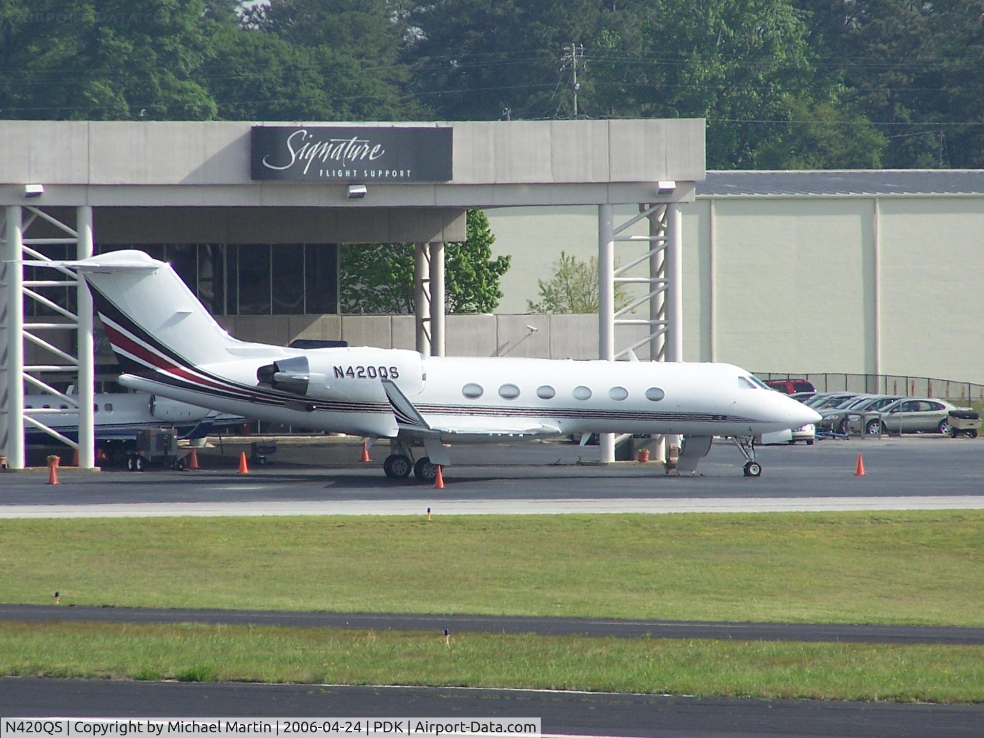 N420QS, 1997 Gulfstream Aerospace G-IV C/N 1320, Tied down @ Signature Flight Services