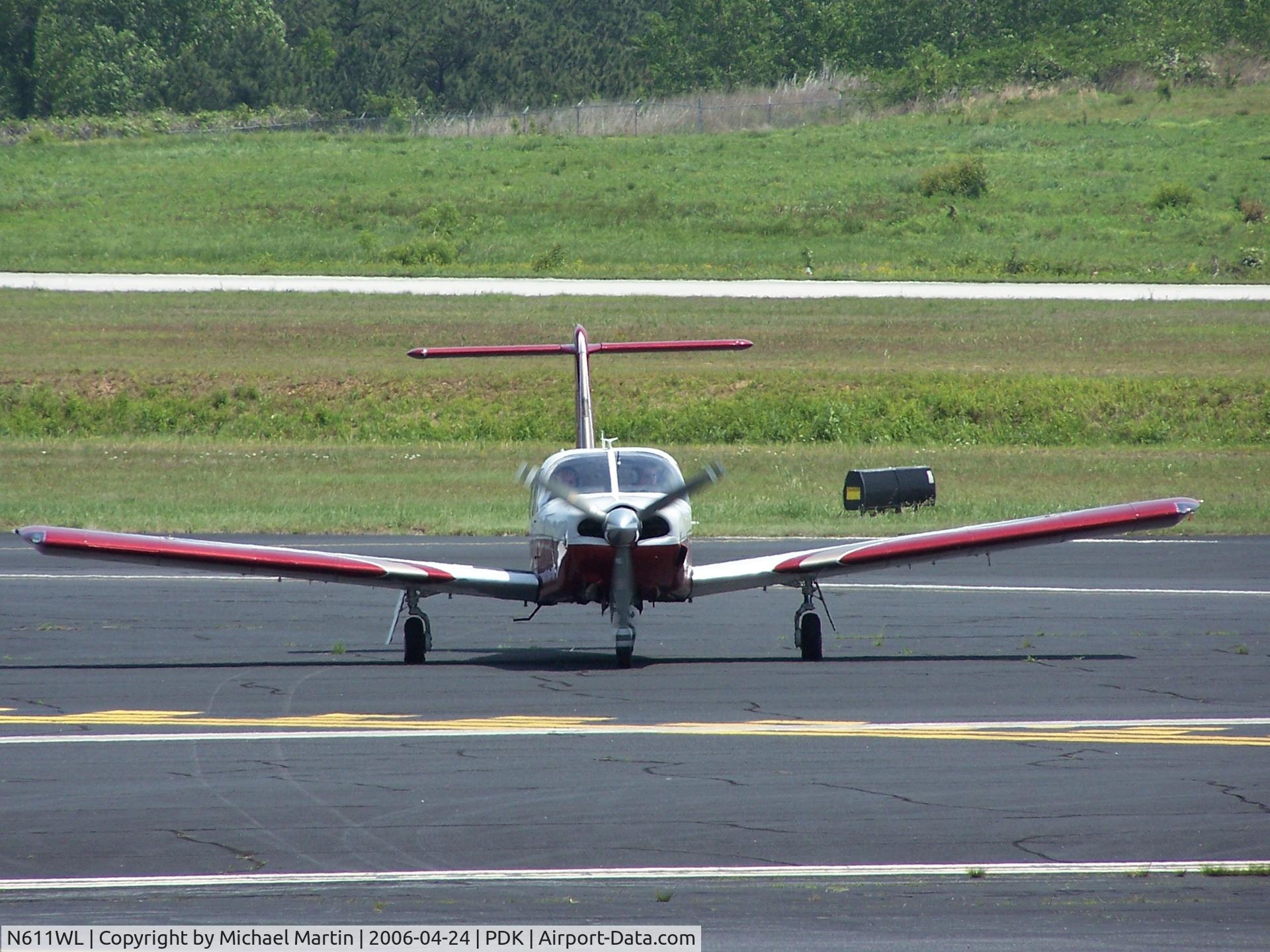 N611WL, 1978 Piper PA-32RT-300 Lance II C/N 32R-7885212, Taxing to Mercury Air Center