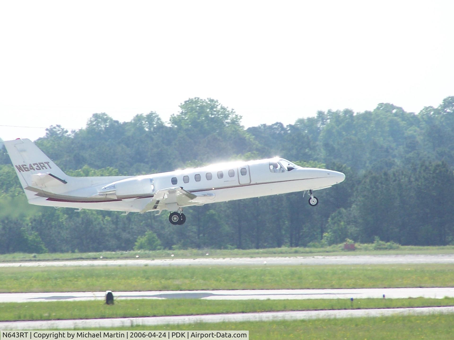 N643RT, 1989 Cessna 560 Citation V C/N 560-0019, Departing 20L - Lot of Sun off the top