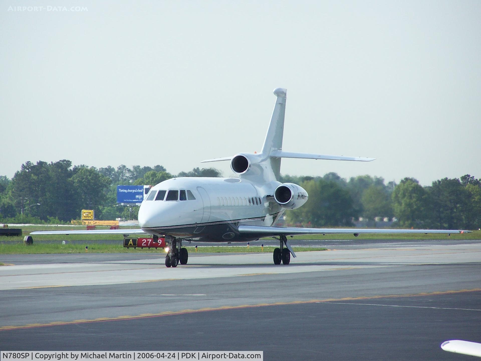 N780SP, 1991 Dassault Falcon 900 C/N 93, Taxing to Signature Air