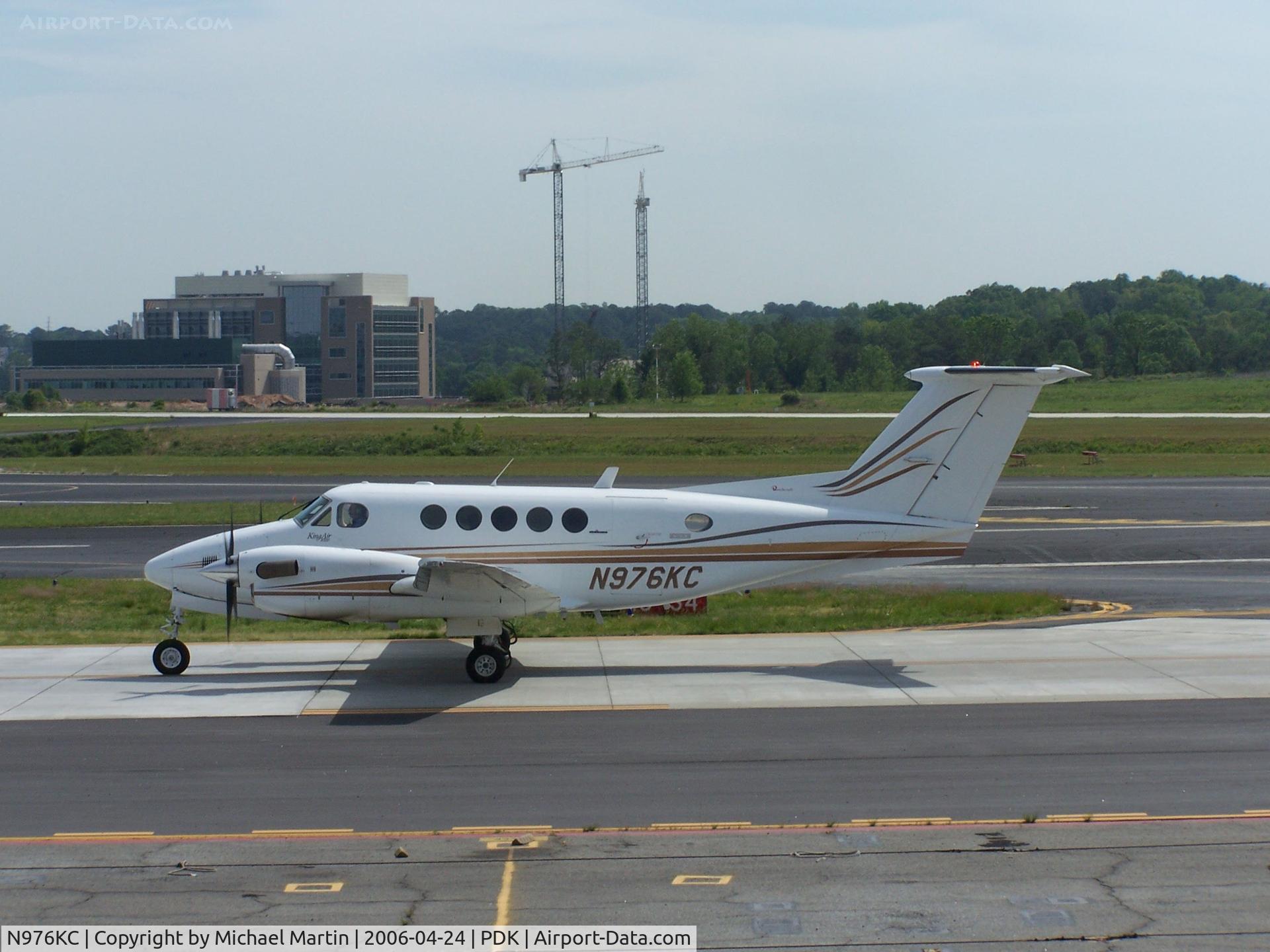 N976KC, 1979 Beech 200 C/N BB-601, Taxing from Epps Air Service