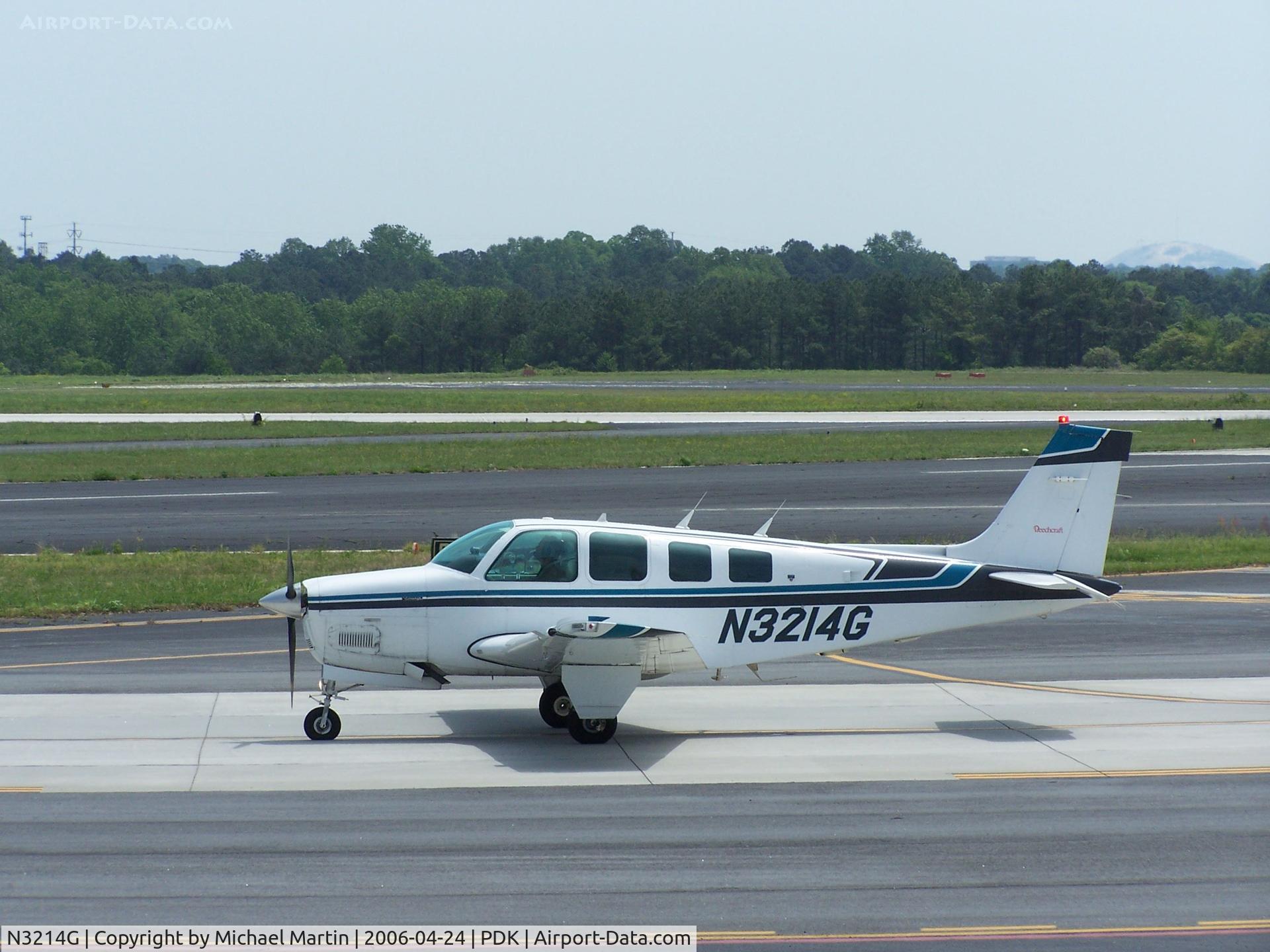 N3214G, 1994 Beech A36 Bonanza 36 C/N E-2896, Taxing back from flight