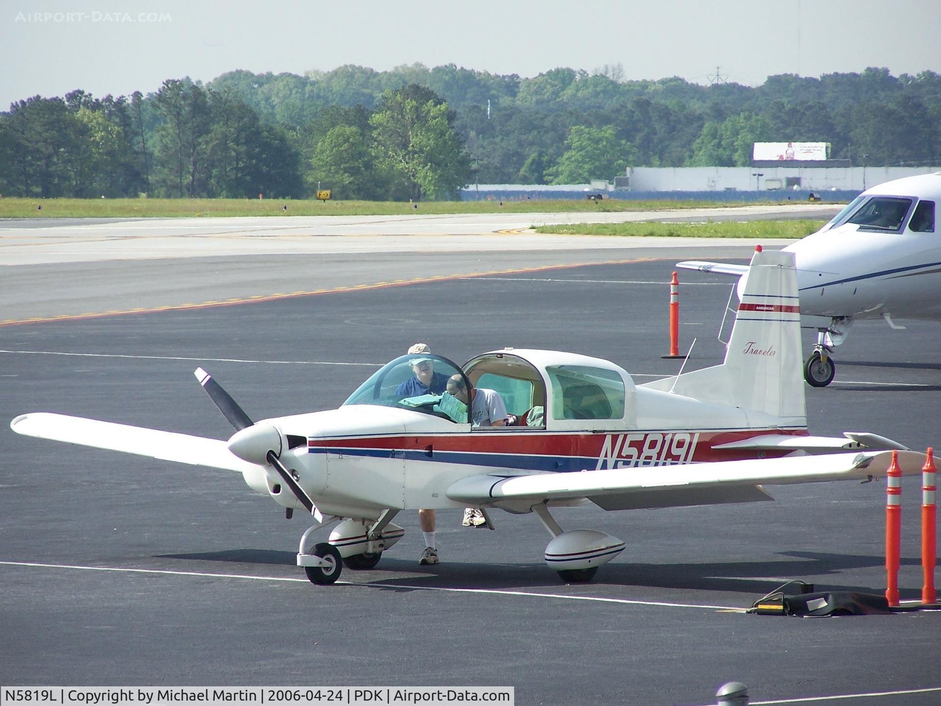 N5819L, 1972 American AA-5 C/N AA5-0219, Pre-flight at Mercury Air Center