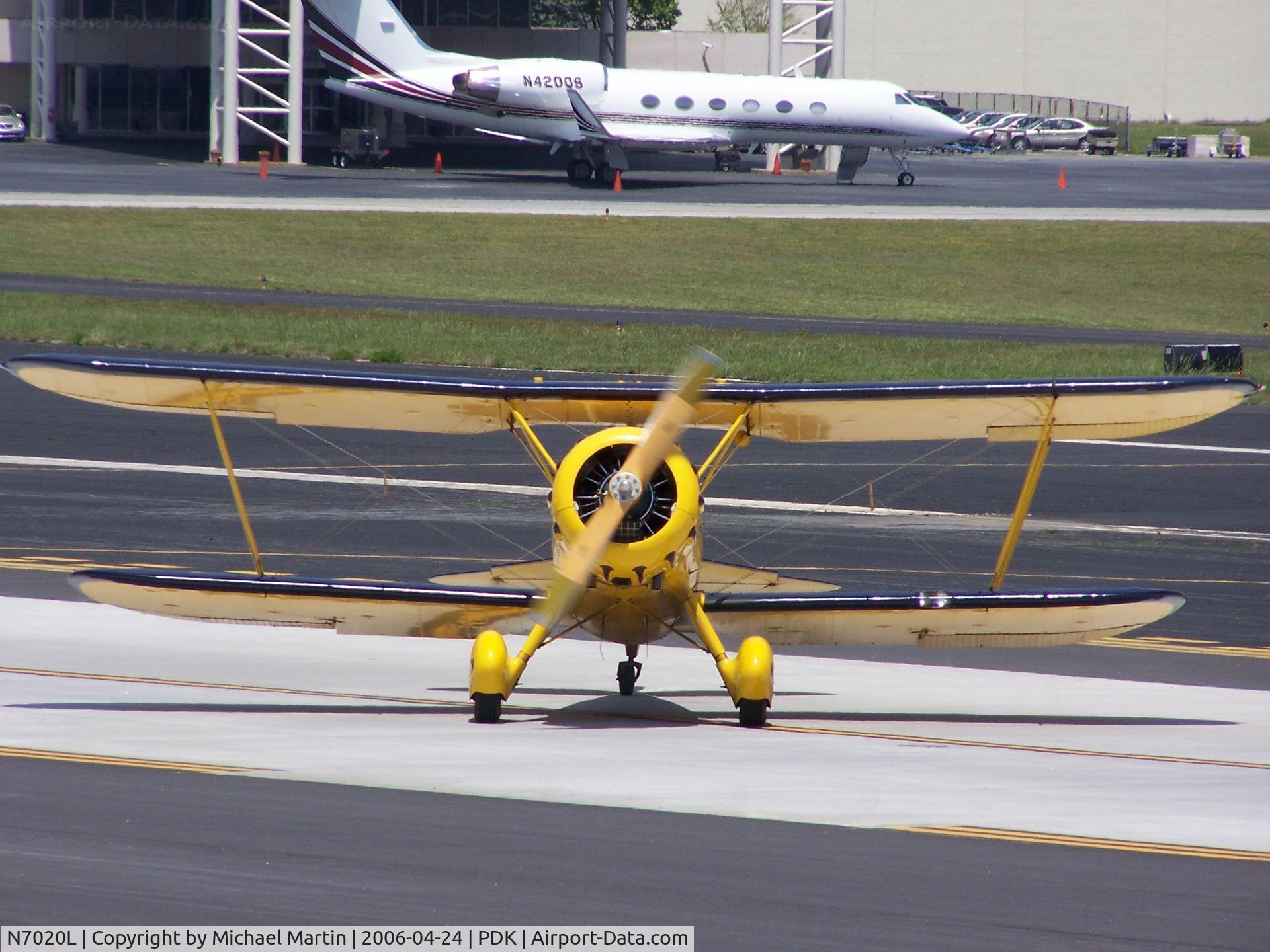 N7020L, 1999 Waco YMF-F5C C/N F5C085, Taxing to Epps Air Service